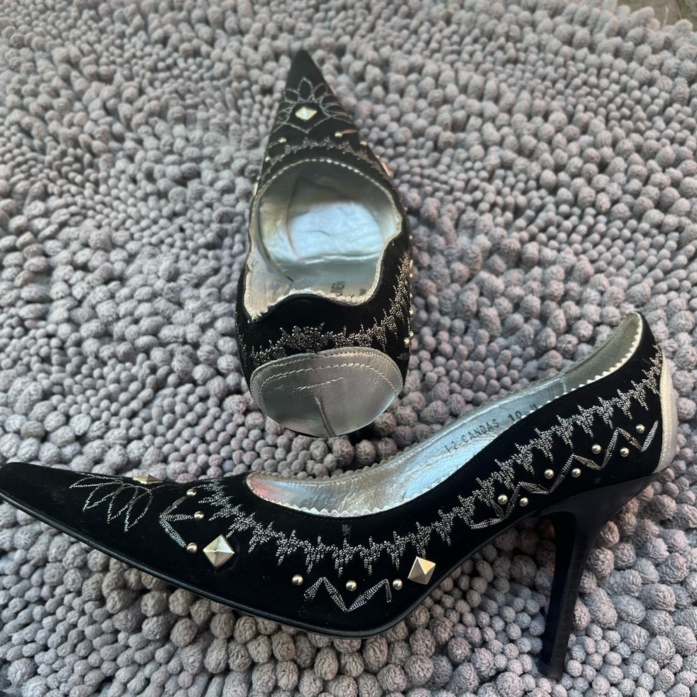 Donald J. Pliner Black and Silver Heels - Picture 2 of 11